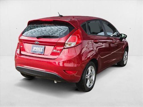Used 2017 Ford Fiesta SE image 5
