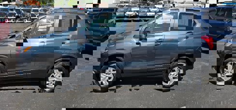 Used 2022 Chevrolet Trax LT w/ LT Convenience Package image 4