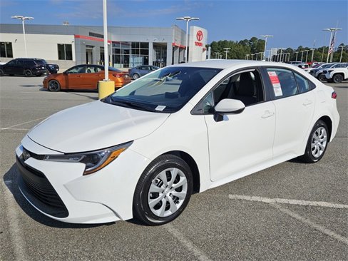 New 2025 Toyota Corolla LE image 3