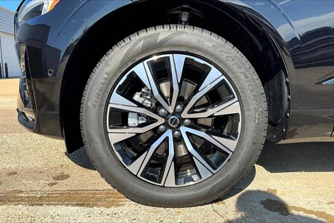 New 2025 Volvo XC60 B5 Plus w/ Protection Package Premier image 17