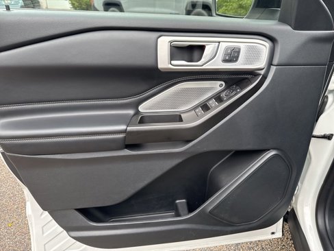 Used 2020 Ford Explorer ST w/ Premium Technology Package image 16