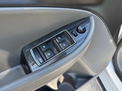 Used 2017 Chevrolet Impala LT image 20