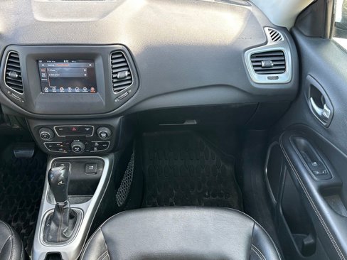 Used 2018 Jeep Compass Latitude w/ Popular Equipment Group image 12