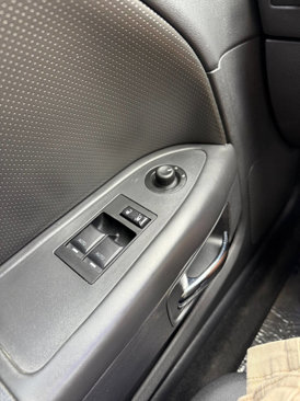 Used 2010 Dodge Challenger R/T image 17