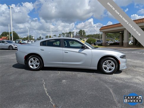 Used 2023 Dodge Charger SXT image 2