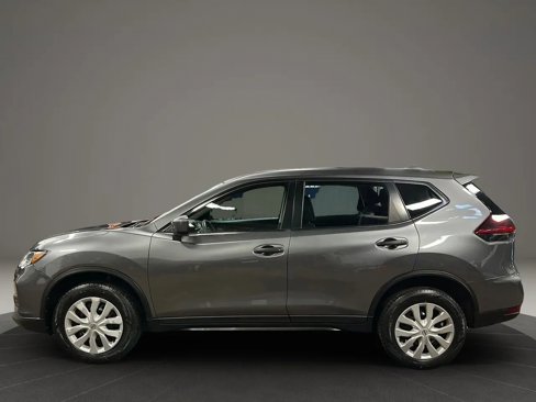 Used 2020 Nissan Rogue S image 2