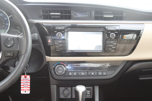 Used 2015 Toyota Corolla LE image 8