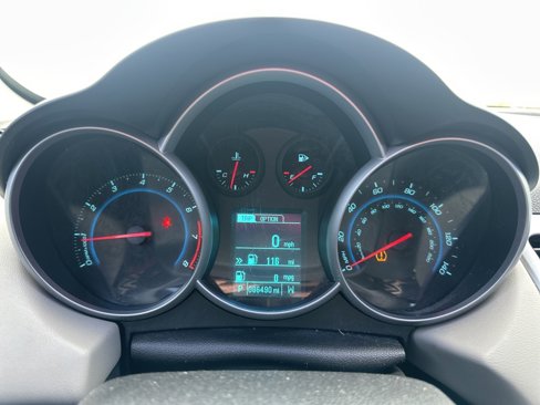 Used 2014 Chevrolet Cruze LS image 9