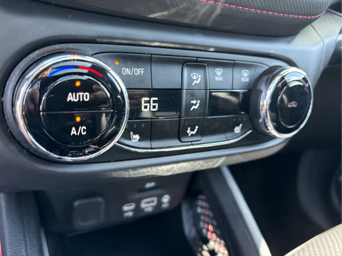 Used 2021 Chevrolet TrailBlazer RS w/ Sun and Liftgate Package image 16