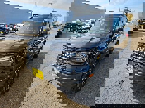 Used 2022 Ford Bronco Sport Outer Banks w/ Tech Package image 2