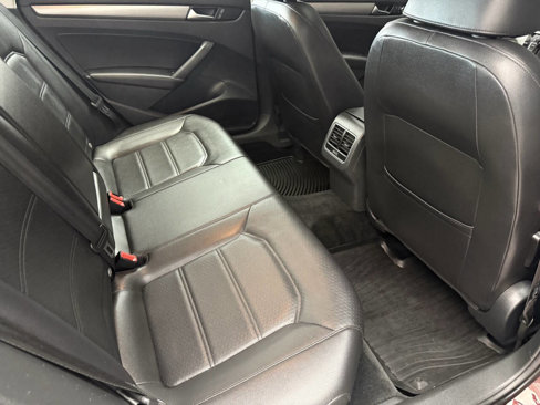 Used 2014 Volkswagen Passat 1.8T SE image 23