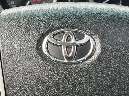 Used 2014 Toyota Land Cruiser image 28