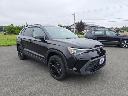 New 2025 Volkswagen Taos SE image 1