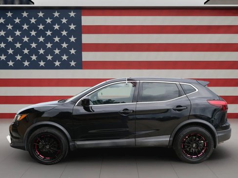 Used 2019 Nissan Rogue Sport S w/ Appearance Package image 3