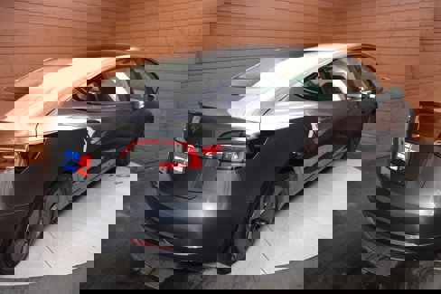 Used 2023 Tesla Model 3 Standard Range image 19
