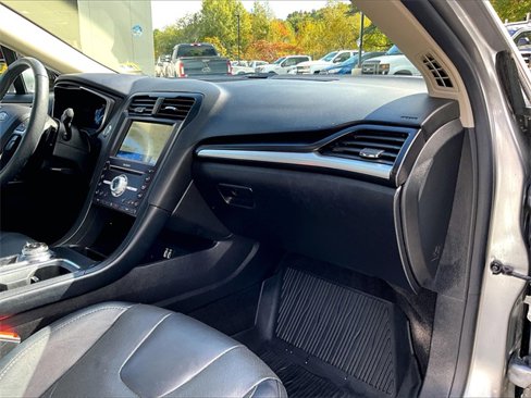 Used 2020 Ford Fusion Titanium image 17