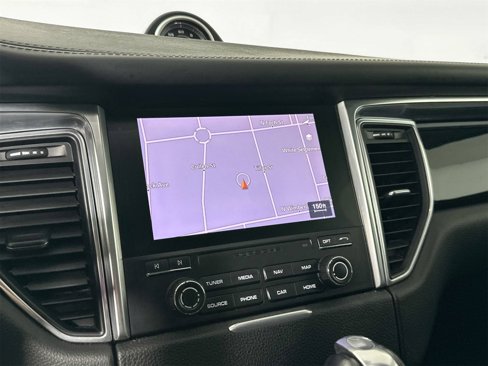 Certified 2018 Porsche Macan Turbo image 22