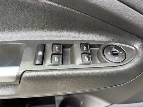 Used 2018 Ford Escape SE image 15