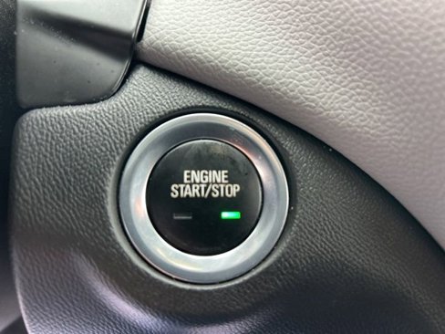 Used 2022 Chevrolet Equinox LS image 23