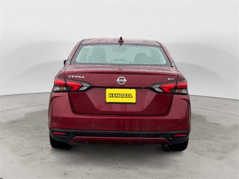 Used 2022 Nissan Versa SV image 4