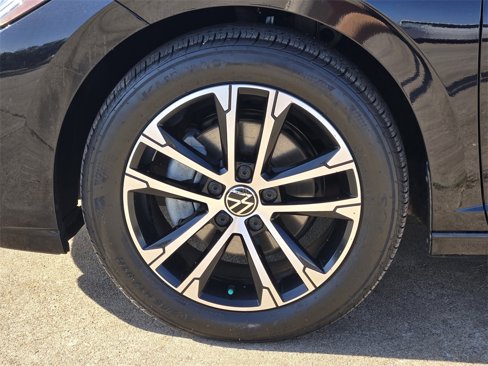 Used 2025 Volkswagen Jetta Sport image 13