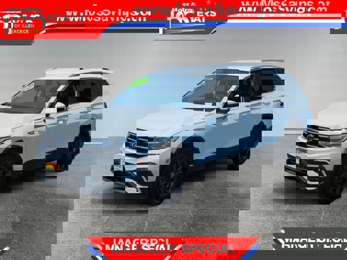 Used 2024 Volkswagen Tiguan SE image 1