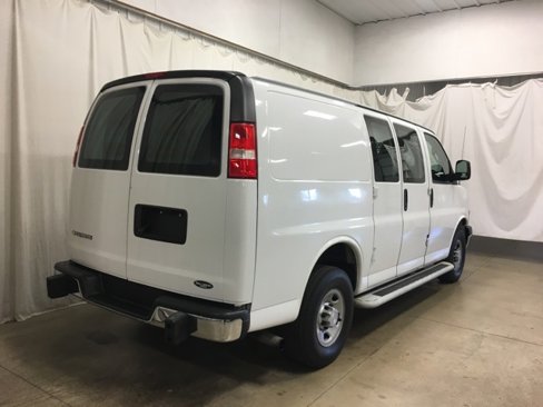 Used 2018 Chevrolet Express 2500 w/ Driver Convenience Package image 4