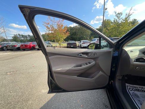 Used 2018 Chevrolet Cruze LS image 34