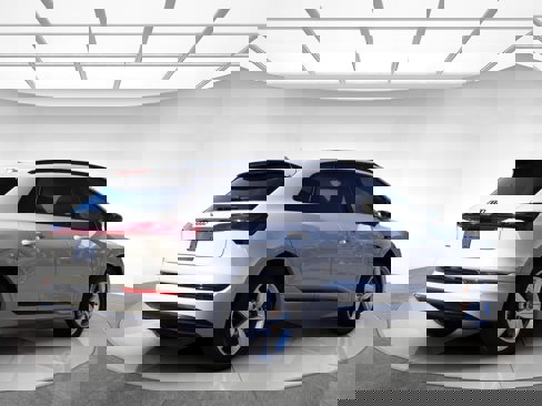 Used 2019 Audi e-tron Premium Plus image 8