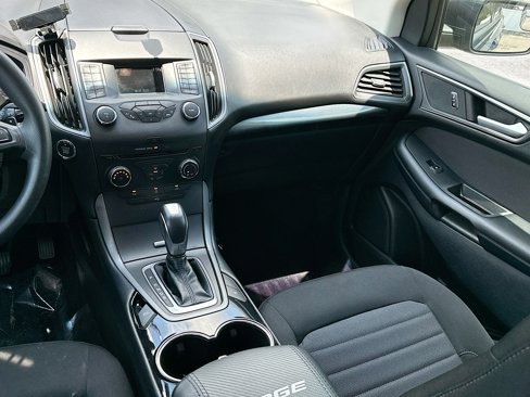 Used 2017 Ford Edge SE image 21
