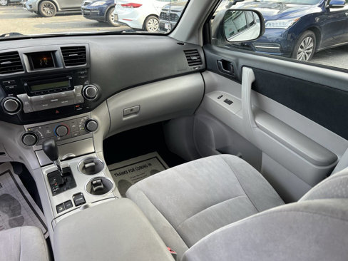 Used 2012 Toyota Highlander SE image 29