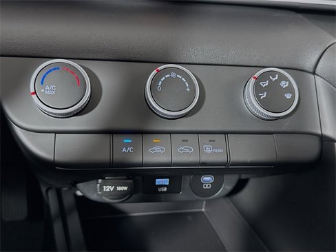 New 2025 Hyundai Elantra SE image 16