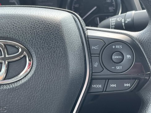 Certified 2019 Toyota Camry LE image 17