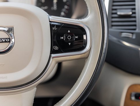 Used 2021 Volvo XC90 T6 Momentum image 16
