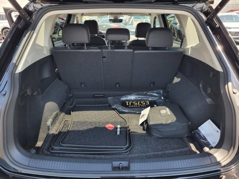 Certified 2022 Volkswagen Tiguan SE image 23