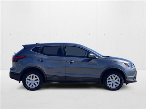 Used 2017 Nissan Rogue Sport S image 4