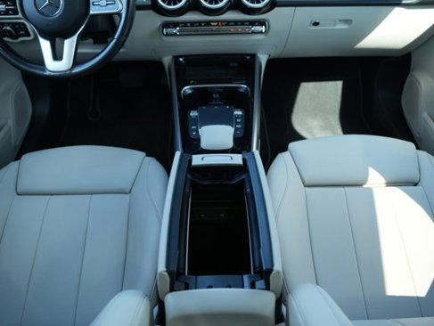 Certified 2021 Mercedes-Benz GLB 250 4MATIC w/ Premium Package image 31