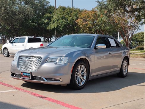 Used 2017 Chrysler 300 C image 10