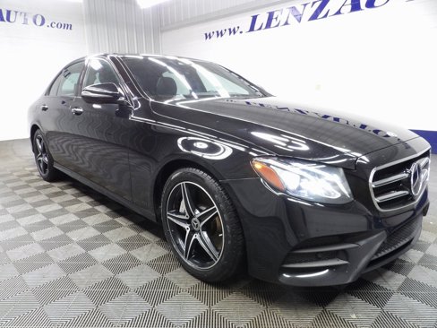 Used 2019 Mercedes-Benz E 300 4MATIC image 3