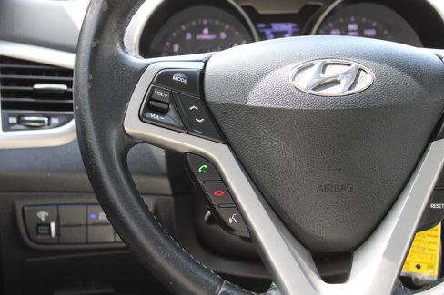 Used 2013 Hyundai Veloster w/ Style Pkg image 34