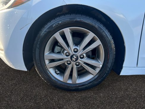 Used 2018 Hyundai Elantra SEL image 14