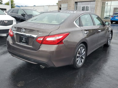 Used 2017 Nissan Altima 2.5 SV w/ Convenience Package image 3