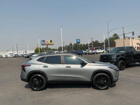 New 2025 Chevrolet Trax ACTIV w/ Driver Confidence Package image 2