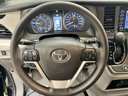 Used 2020 Toyota Sienna LE image 20