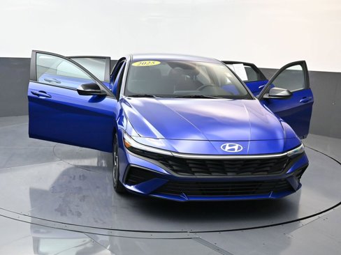 Certified 2025 Hyundai Elantra Sport image 30