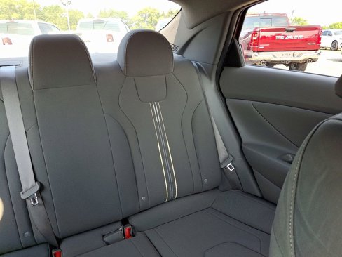 Used 2022 Hyundai Elantra SEL image 21
