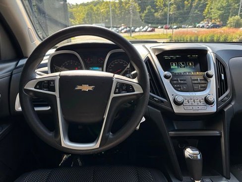Used 2017 Chevrolet Equinox LT image 22