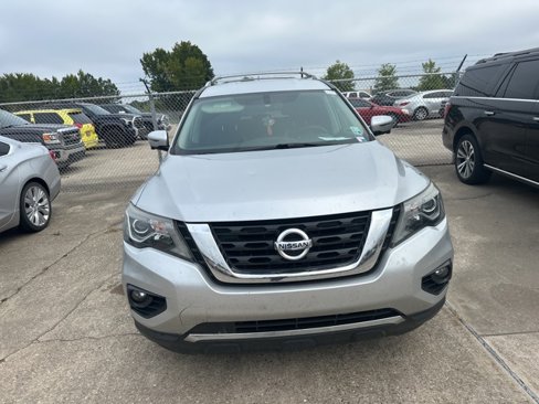 Used 2017 Nissan Pathfinder SL image 2