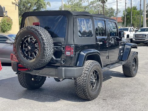 Used 2016 Jeep Wrangler Unlimited Sahara w/ Connectivity Group image 12