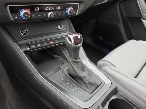 New 2025 Audi Q3 2.0T Premium image 11